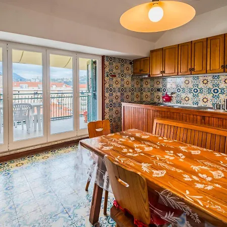 Apartment La Casa Di Alda *